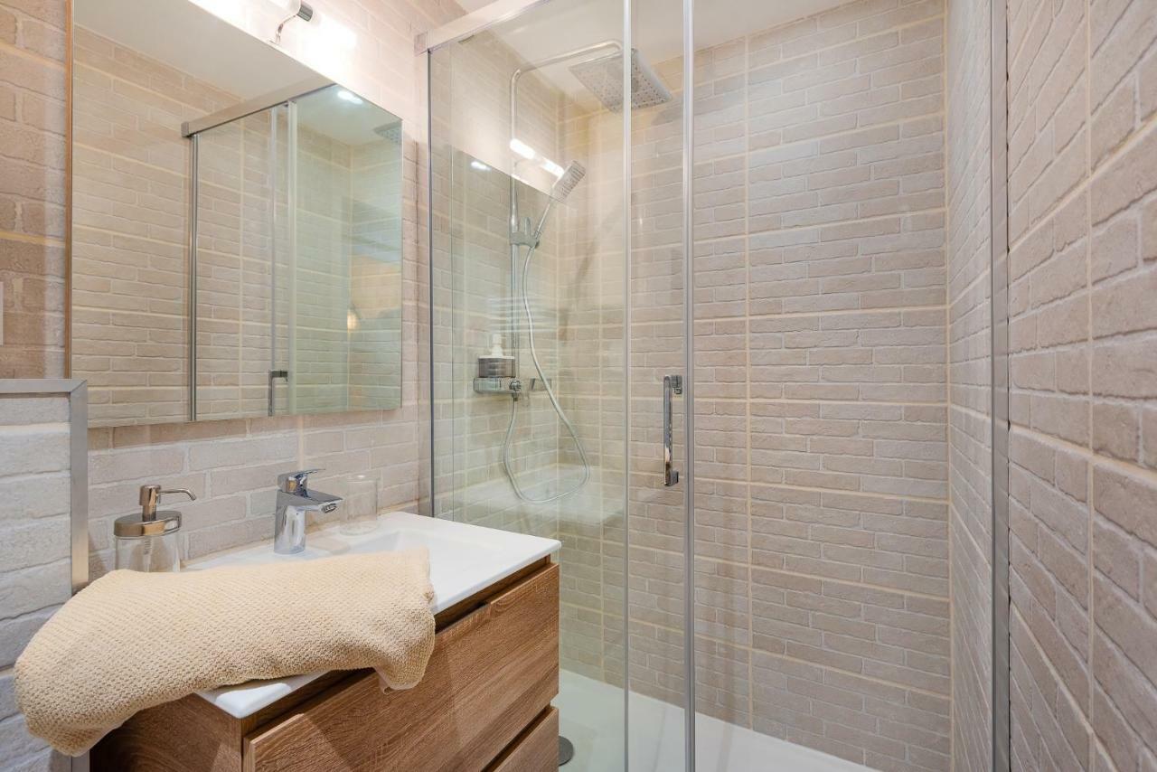 Suites Gaya Confort - Centre Ville 몽펠리에 외부 사진